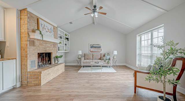 Photo of 201 N Hunt St, Bellville, TX 77418
