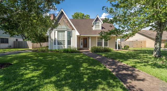 Photo of 1812 Talon Dr, Friendswood, TX 77546