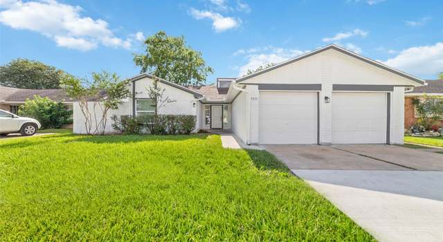 Photo of 7211 Autumn Grove Dr, Houston, TX 77072