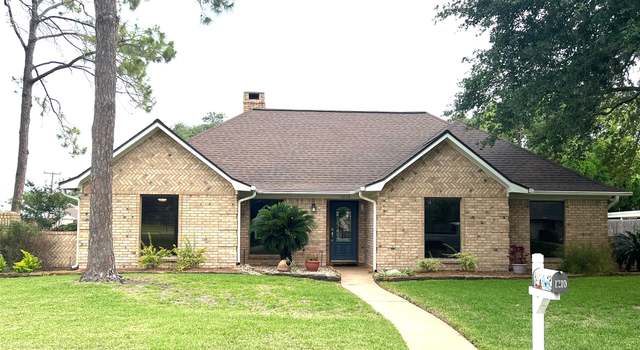 Photo of 1210 Quail Hollow Dr, El Campo, TX 77437
