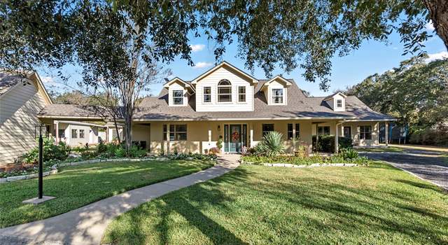 Photo of 1606 Wildwood Ln, Madisonville, TX 77864