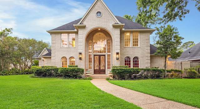 Photo of 11 Wild Oak Cir, Spring Valley Village, TX 77055