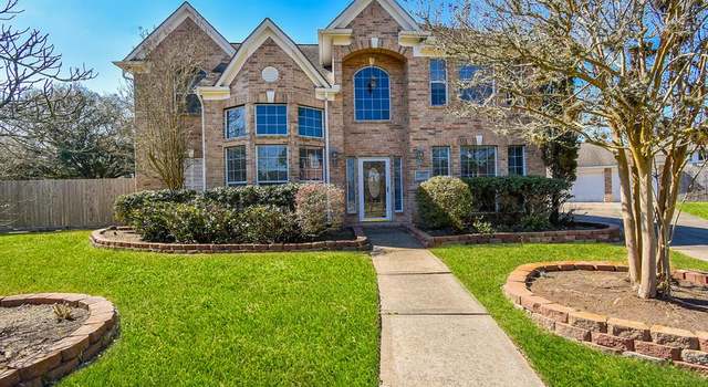 Photo of 410 Briar Glen Ct, Friendswood, TX 77546