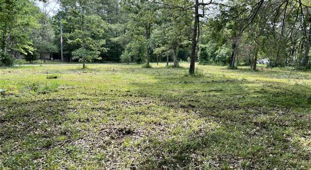 Photo of 32 East Lake Rd, Huntsville, TX 77320