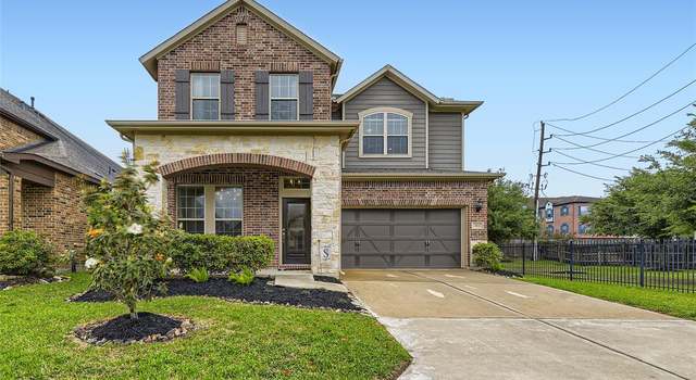 Photo of 204 Castlegate Ln, Jersey Village, TX 77065