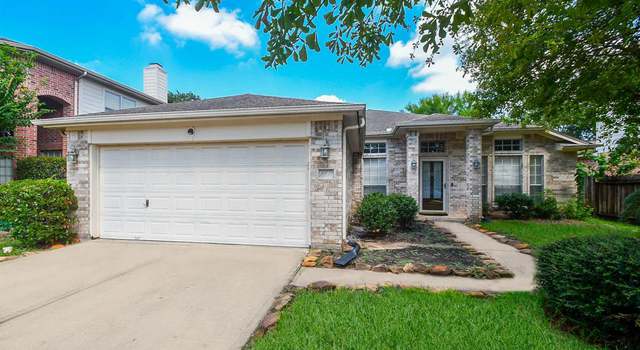 Photo of 10019 Dawn Brook Dr, Pearland, TX 77584