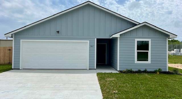 Photo of 809 Flycatcher Dr, Palacios, TX 77465