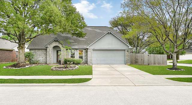 Photo of 15839 Constitution Ln, Friendswood, TX 77546