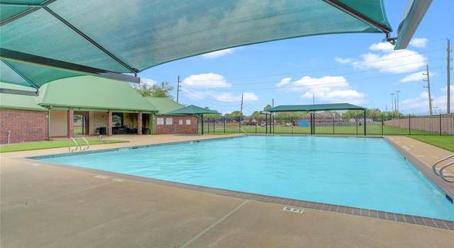 Photo of 6308 Fern Ct, Pearland, TX 77584