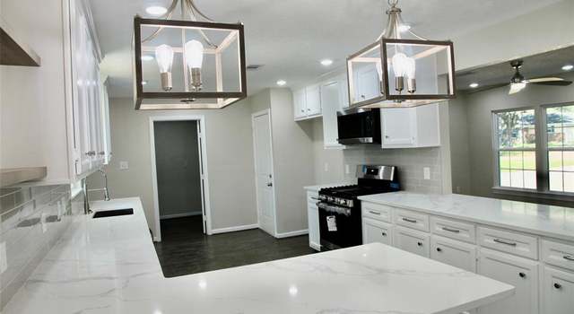 Photo of 906 Martha St, Deer Park, TX 77536