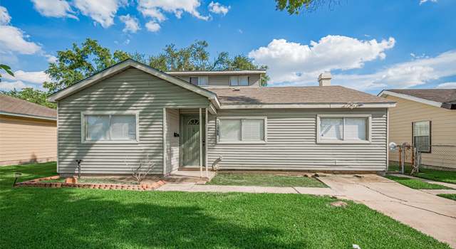 Photo of 12466 Birdie Ln, Houston, TX 77015