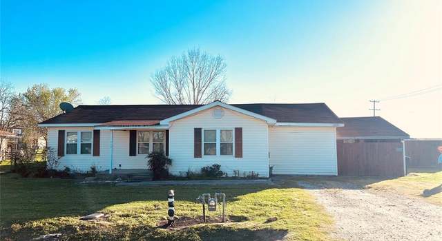 Photo of 419 5th St N, Van Vleck, TX 77482