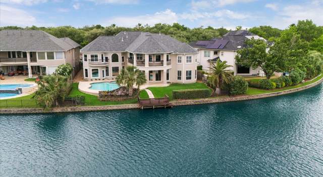 Photo of 5011 Regency Dr, Sugar Land, TX 77479