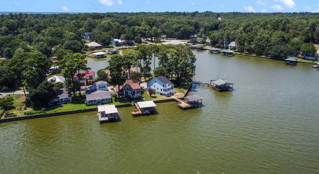Photo of 154 Point Dr, Onalaska, TX 77360