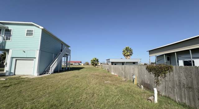 Photo of 1042 N Crystal Beach Rd, Crystal Beach, TX 77650