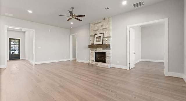 Photo of 11582 Chapel Bend Dr, Montgomery, TX 77356
