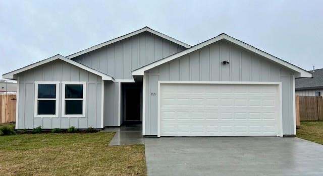 Photo of 821 Flycatcher Dr, Palacios, TX 77465