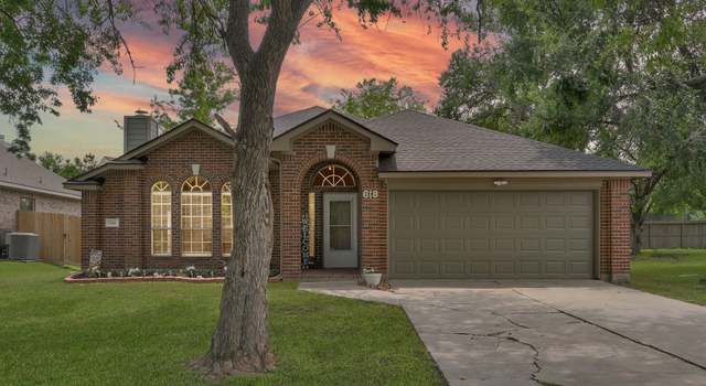 Photo of 618 Paradise Ln, Montgomery, TX 77356