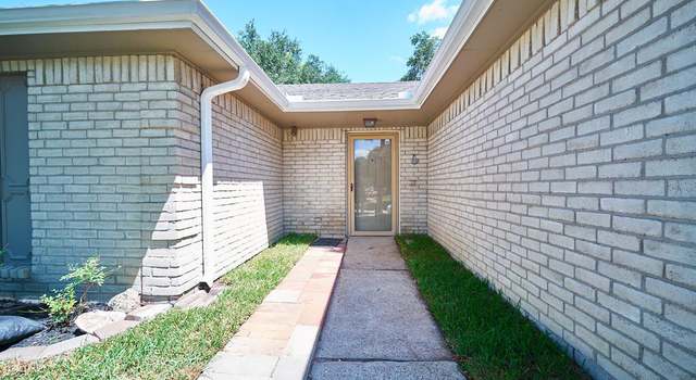 Photo of 2723 N Belgravia Dr, Pearland, TX 77584