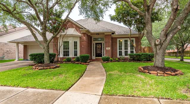 Photo of 13302 Scenic Glade Dr, Houston, TX 77059