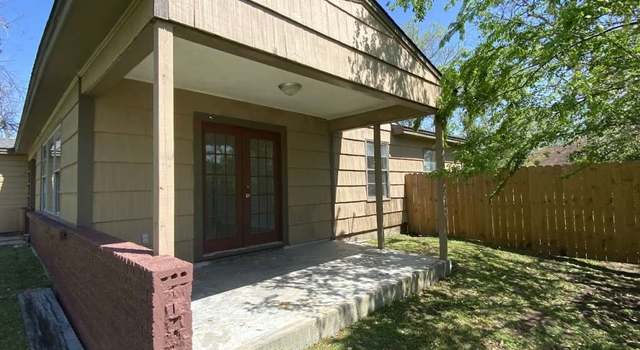 Photo of 104 Yaupon Dr, Baytown, TX 77520