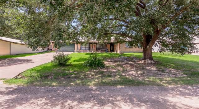 Property at 100 W Lakeview Dr, Point Blank, TX 77364, 3 beds, 2 baths