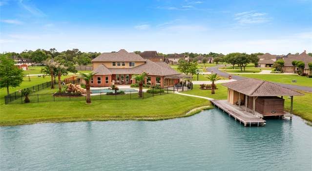 Photo of 303 Lago Circle Dr S, Santa Fe, TX 77517