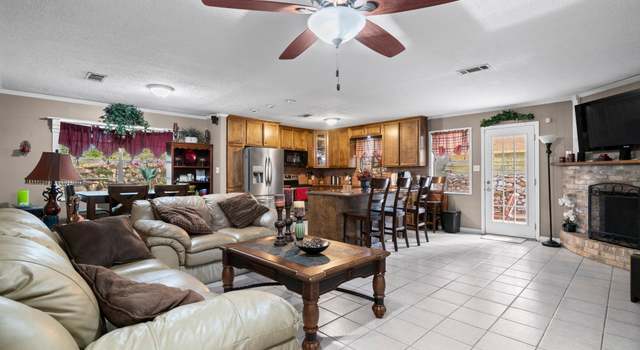 Photo of 113 Hillendale Dr, Livingston, TX 77351