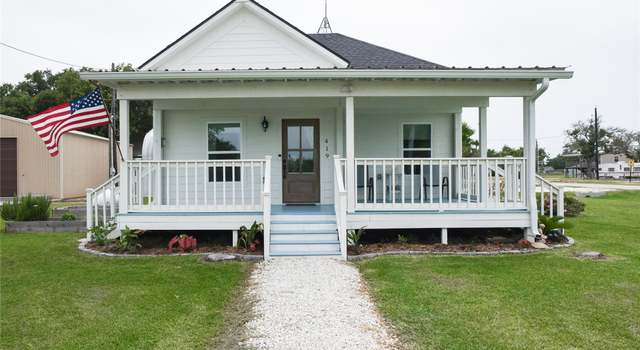 Photo of 419 Bernardo St, Matagorda, TX 77414
