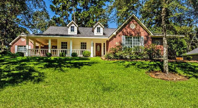 Photo of 1920 Greentree Dr, Huntsville, TX 77340