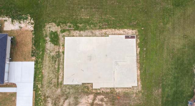 Photo of 115 Birdie Dr, Hempstead, TX 77445