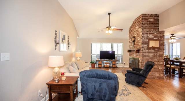 Photo of 2913 Marlin Ct S, League City, TX 77573