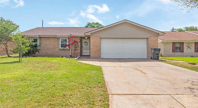 Photo of 4006 Meadowwood Dr, Bryan, TX 77802