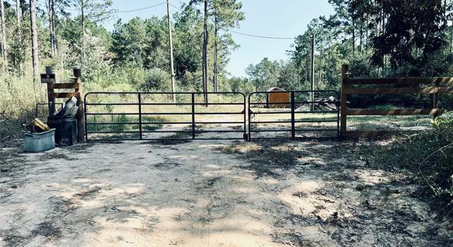 Photo of 3461 County Line Rd S, Livingston, TX 77351
