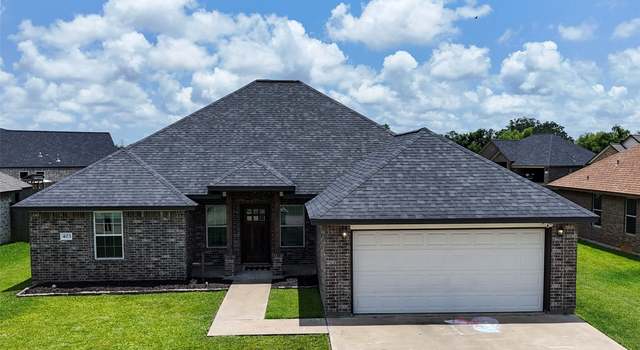 Photo of 403 Jackson St, Clute, TX 77531