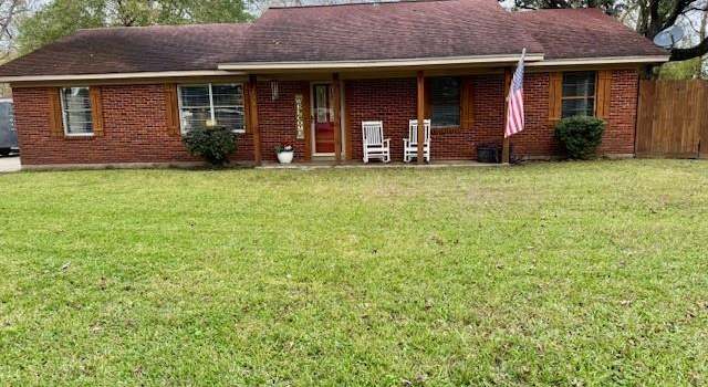 Photo of 174 County Road 2363 E, Hardin, TX 77575