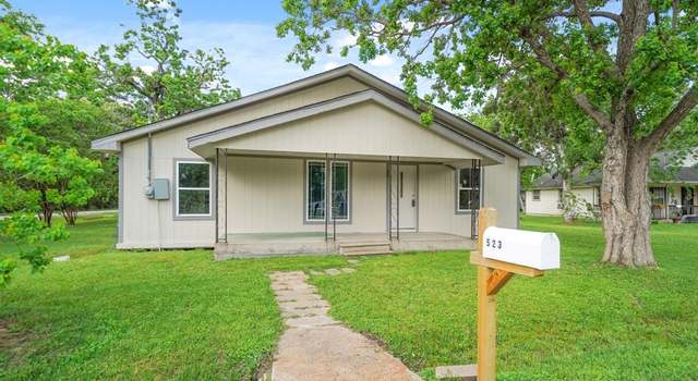 Photo of 523 E Davitt St, Eagle Lake, TX 77434