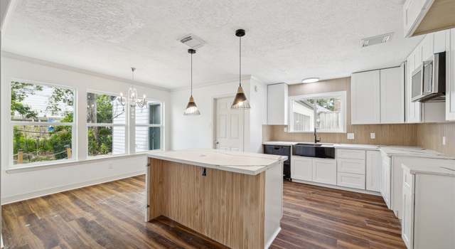 Photo of 15607 Dawnbrook Dr, Houston, TX 77068