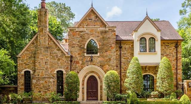 Photo of 28 Stillforest St, Piney Point Village, TX 77024