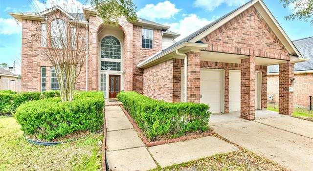 Photo of 3730 Crescent Dr, Pearland, TX 77584