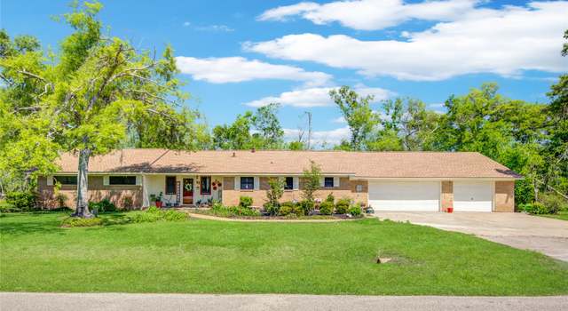 Photo of 95 Robinhood Ln, Jones Creek, TX 77541