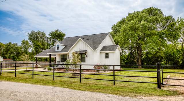 Property at 2021 Strangmeier Rd, Brenham, TX 77833, 2 beds, 1 bath
