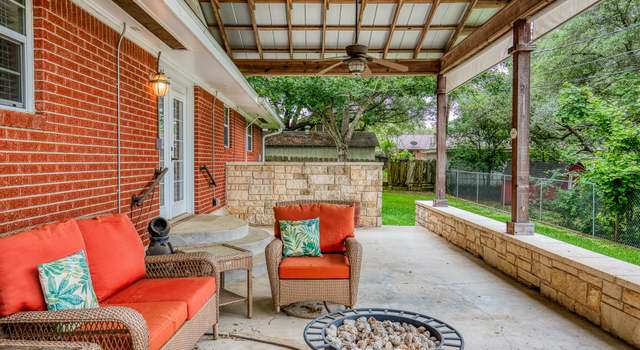 Photo of 1302 Woodson Ln, Brenham, TX 77833