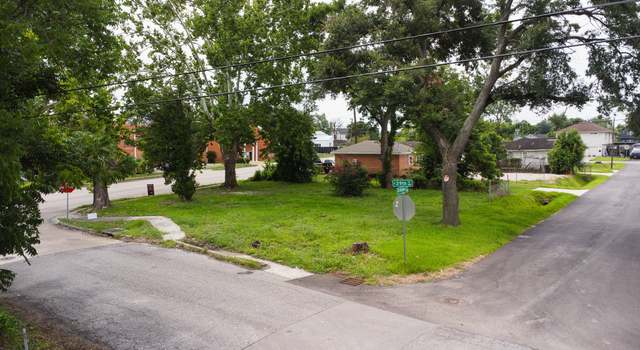Photo of 7819 N Main St, Houston, TX 77022