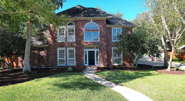 Photo of 911 Pinewood Ln, Seabrook, TX 77586