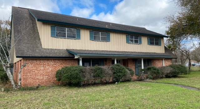 Photo of 301 E Church St, El Campo, TX 77437