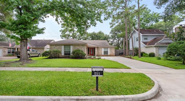 Photo of 611 Muirwood Ln, Sugar Land, TX 77498
