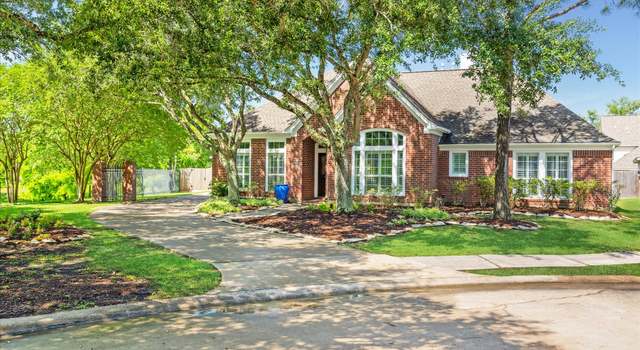 Photo of 3008 Autumn Hills Ct, Friendswood, TX 77546