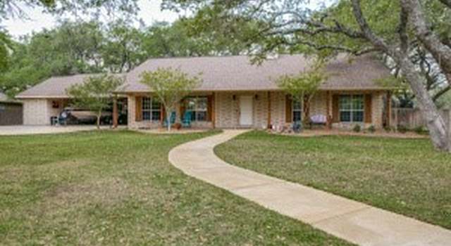 Photo of 1627 Hickory Bnd, Pleasanton, TX 78064