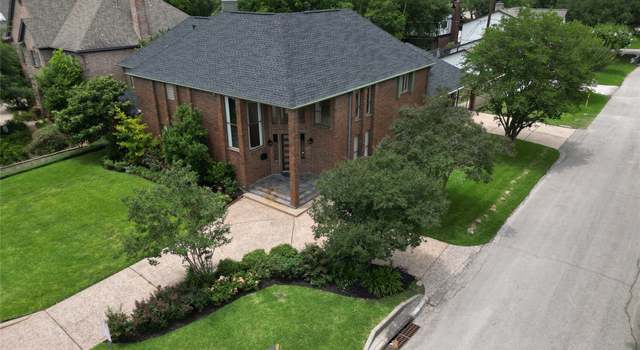 Photo of 4900 Willow St, Bellaire, TX 77401